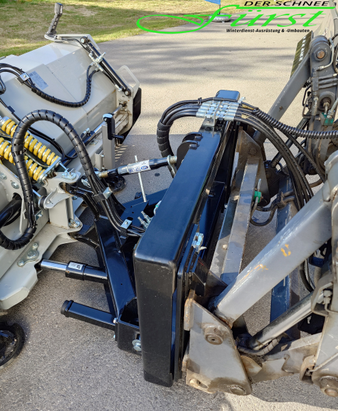 HILLTIP SFT Flex SnowStriker Teleskop-Schneeschild für Radlader und Traktoren - Anbau unmd Hydraulik Detailansicht